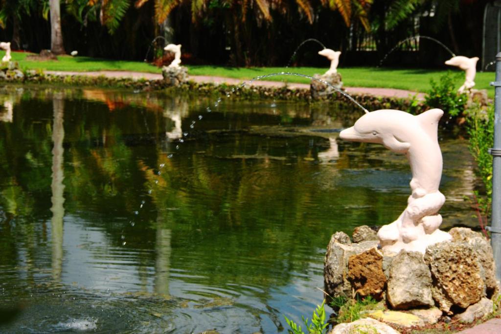 Rock Lake Not Open Due To Hurricane Damages Hotel Fort Myers Quarto foto